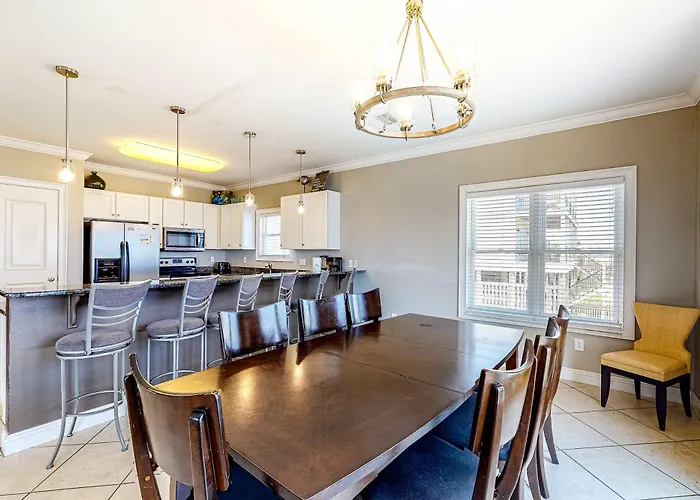 Roomy Coastal Gulf Front Retreat With Private Gulf-front Splash Pool & Gulf View Holiday home