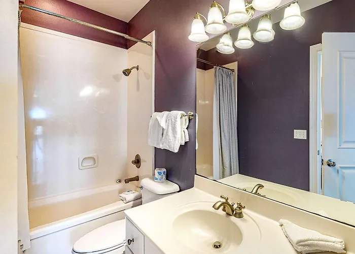 Holiday home Roomy Coastal Gulf Front Retreat With Private Gulf-front Splash Pool & Gulf View