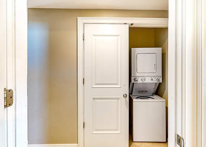 Roomy Coastal Gulf Front Retreat With Private Gulf-front Splash Pool & Gulf View Holiday home