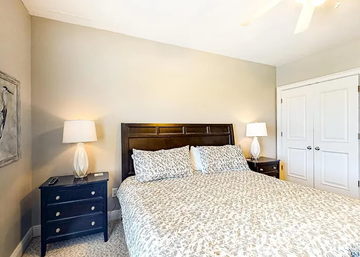 Roomy Coastal Gulf Front Retreat With Private Gulf-front Splash Pool & Gulf View Holiday home *