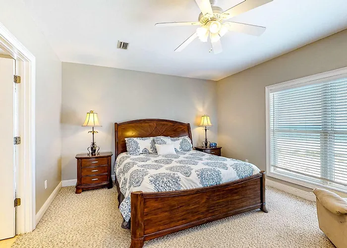 Holiday home Roomy Coastal Gulf Front Retreat With Private Gulf-front Splash Pool & Gulf View