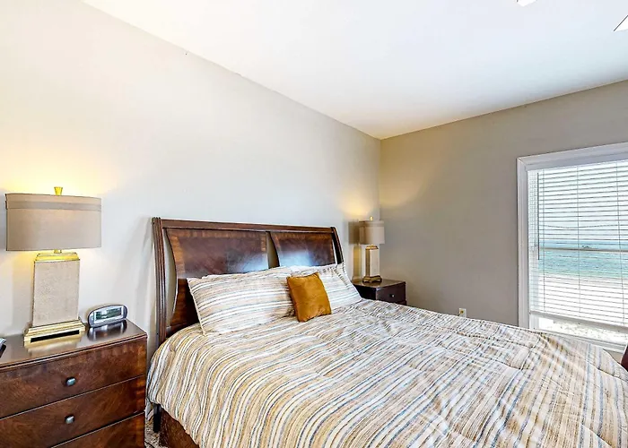 Holiday home Roomy Coastal Gulf Front Retreat With Private Gulf-front Splash Pool & Gulf View *