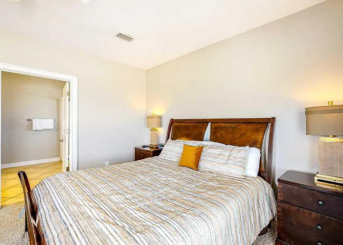 Holiday home Roomy Coastal Gulf Front Retreat With Private Gulf-front Splash Pool & Gulf View Gulf Shores