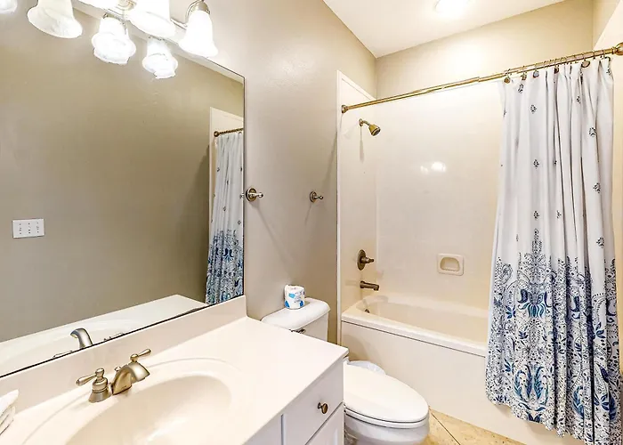 Holiday home Roomy Coastal Gulf Front Retreat With Private Gulf-front Splash Pool & Gulf View *